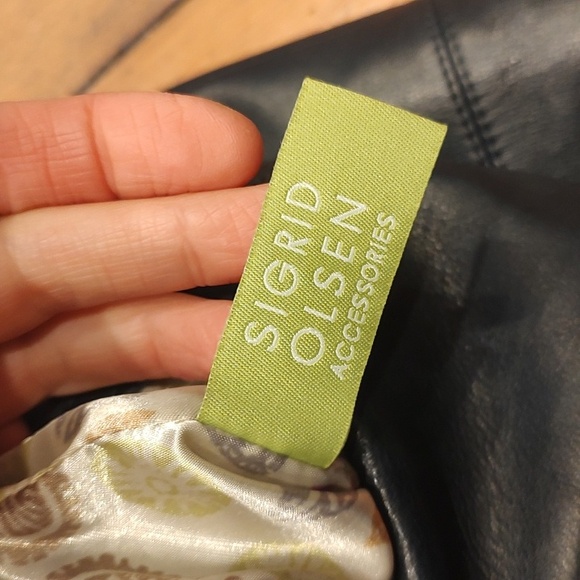 Purse - Picture 7 of 8